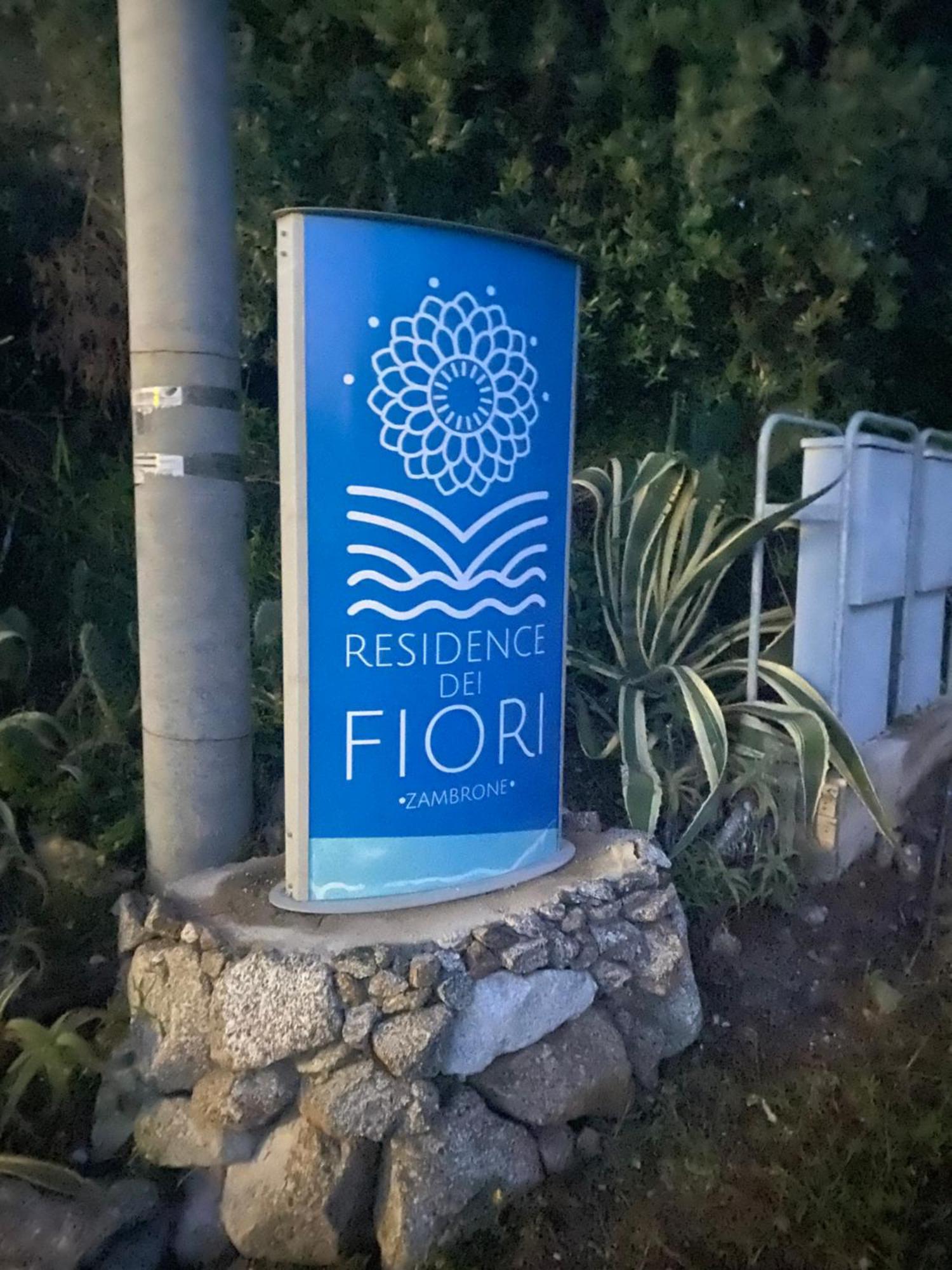 Villa Nove - Residence Dei Fiori ザンブローネ エクステリア 写真